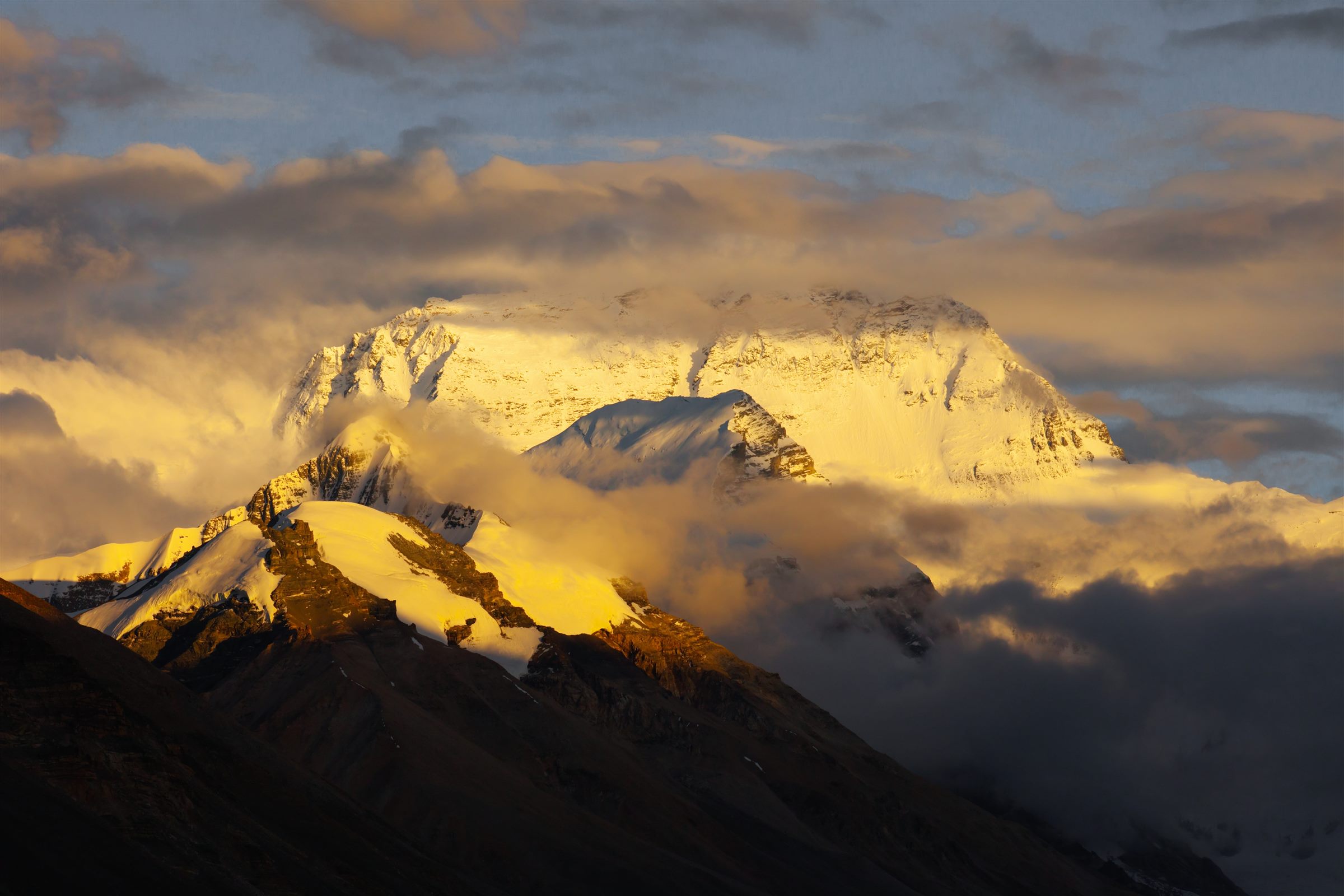 Tibet wide mountain landscape