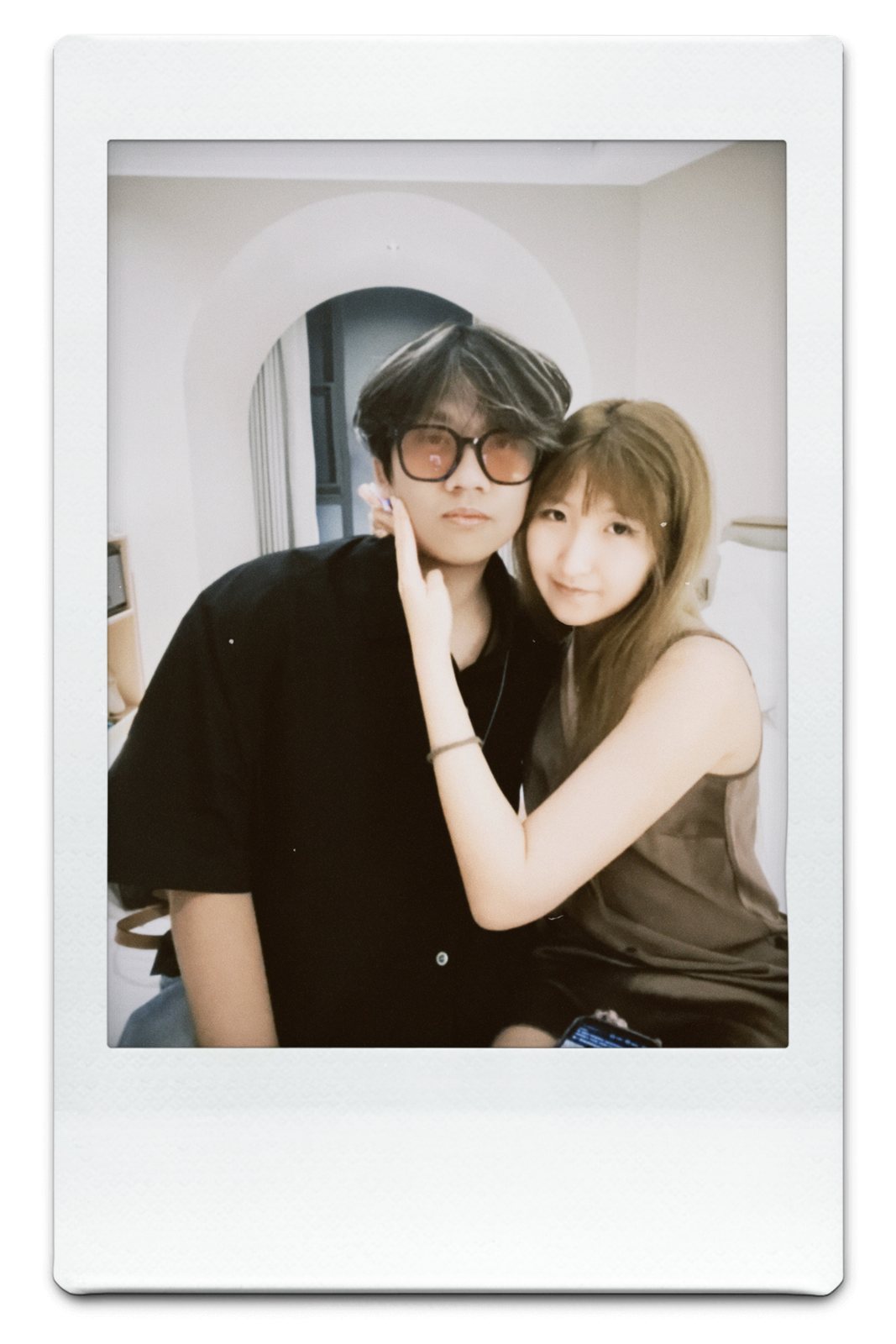 Instant photo of Yisen and Cici in Guilin